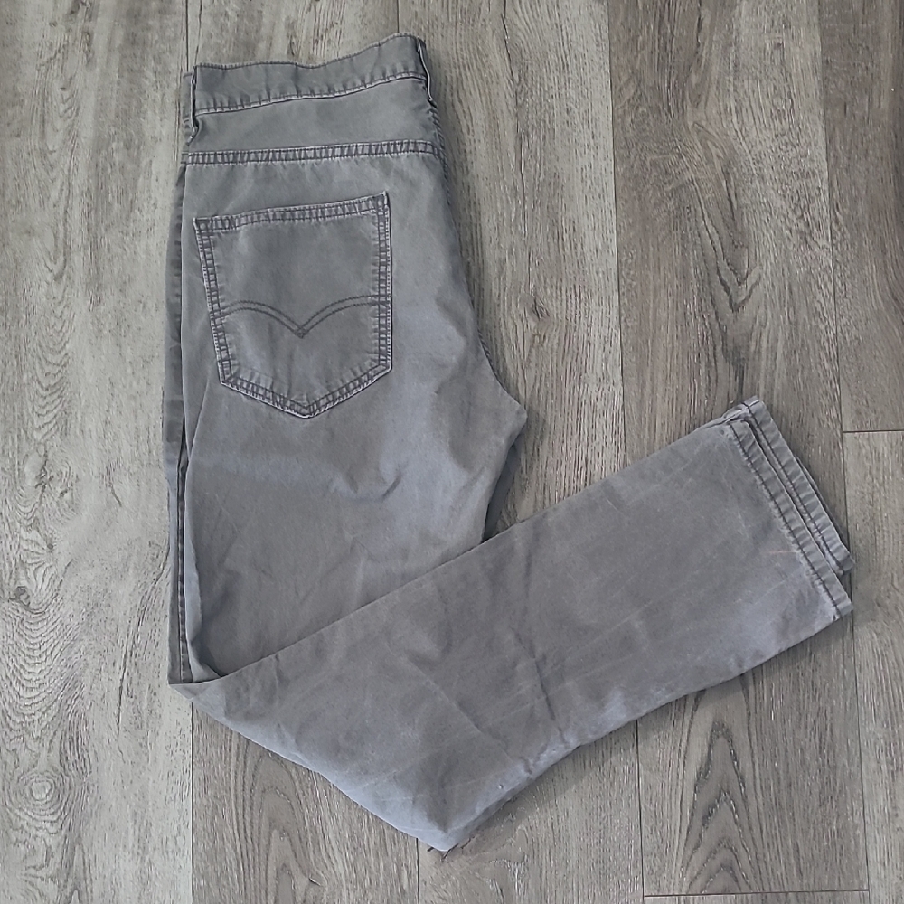 Men's Gray Levis Jeans
